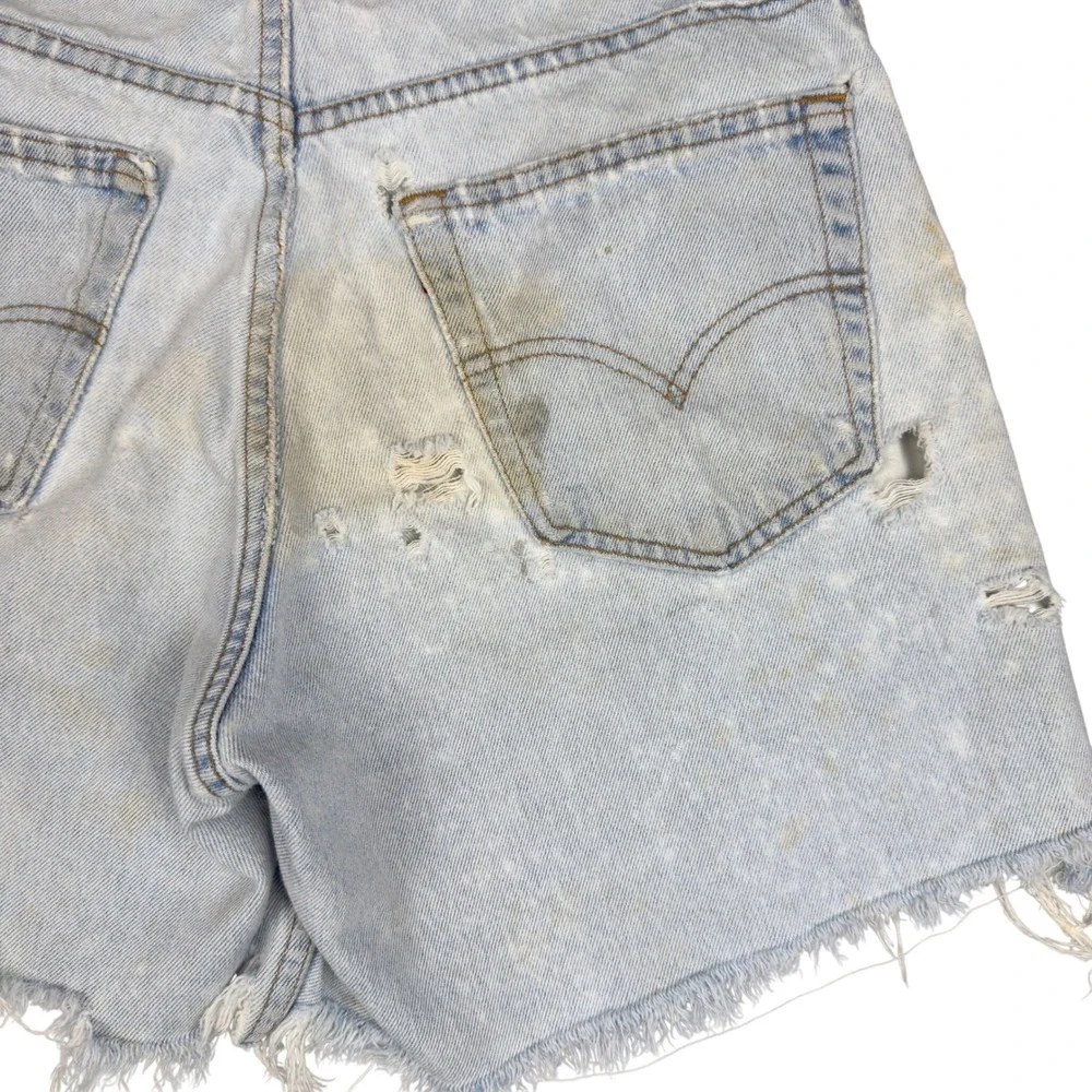 Vtg 90s Levi's 550 Cutoff Shorts‎ Women's 32 Light Wash Distressed Thrashed USA